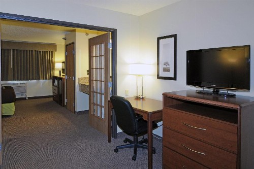 AmericInn by Wyndham Sioux Falls - image 4