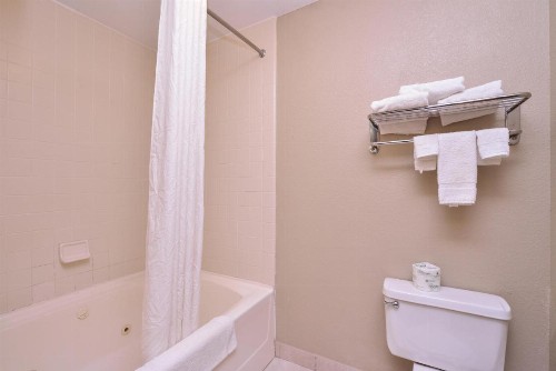 Baymont by Wyndham Sioux Falls North I-29 and Russell Street - image 15