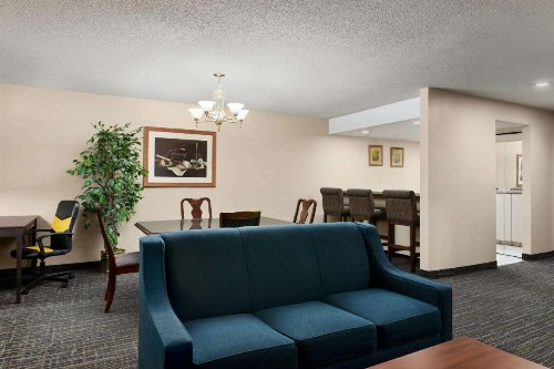 Baymont by Wyndham Sioux Falls North I-29 and Russell Street - image 2