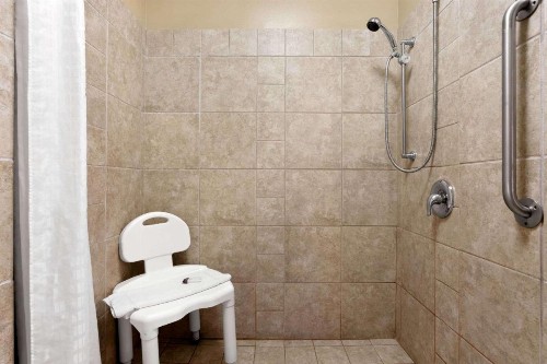 Baymont by Wyndham Sioux Falls North I-29 and Russell Street - image 22
