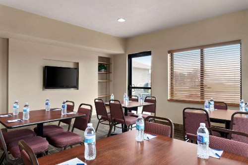 Baymont by Wyndham Sioux Falls North I-29 and Russell Street - image 36