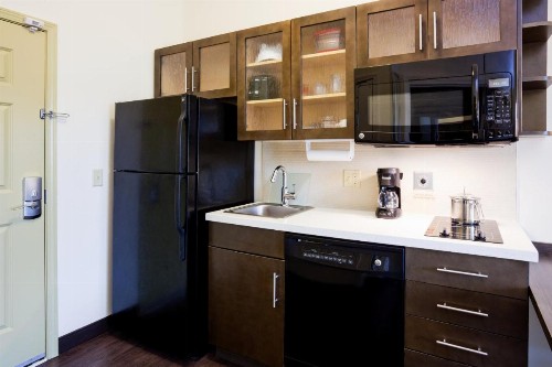 Candlewood Suites Sioux Falls an IHG Hotel - image 13