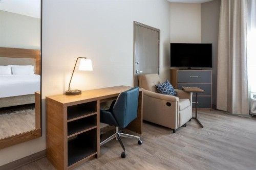 Candlewood Suites Sioux Falls an IHG Hotel - image 34