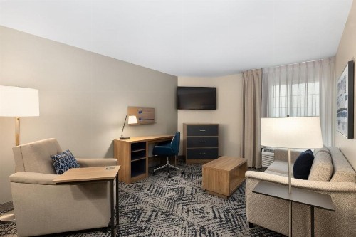 Candlewood Suites Sioux Falls an IHG Hotel - image 6