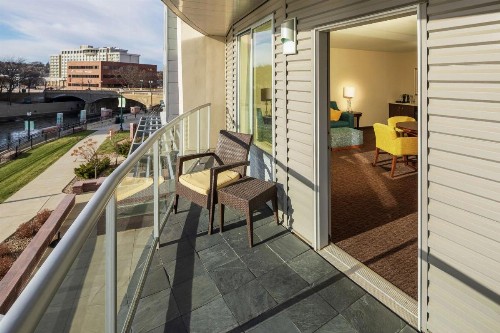 Hilton Garden Inn Sioux Falls Downtown - image 35