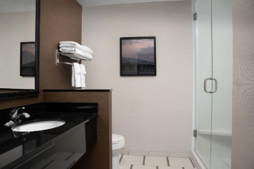 Fairfield Inn & Suites By Marriott Sioux Falls Airport - image 2