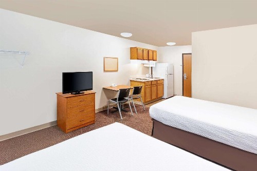 WoodSpring Suites Sioux Falls - image 9