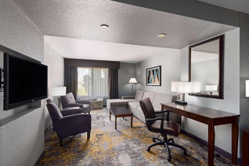 La Quinta by Wyndham Sioux Falls - image 20