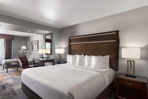 La Quinta by Wyndham Sioux Falls - image 22
