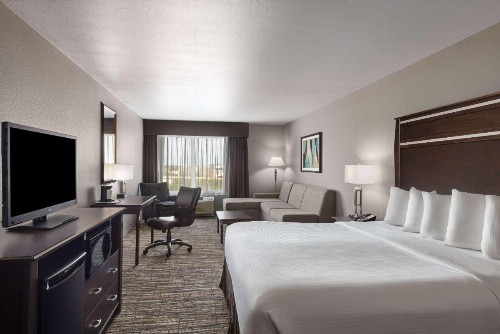 La Quinta by Wyndham Sioux Falls - image 32