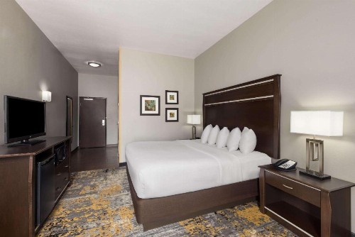 La Quinta by Wyndham Sioux Falls - image 33