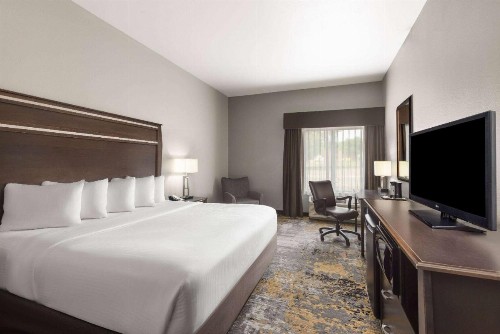 La Quinta by Wyndham Sioux Falls - image 34