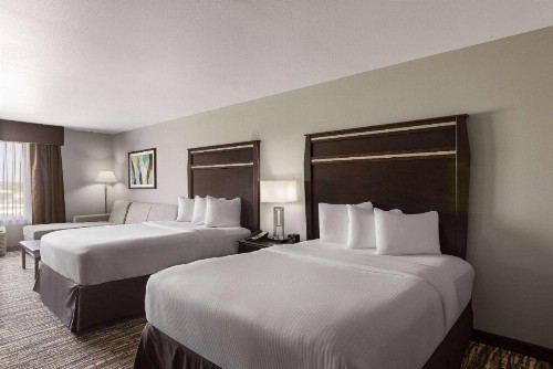 La Quinta by Wyndham Sioux Falls - image 36
