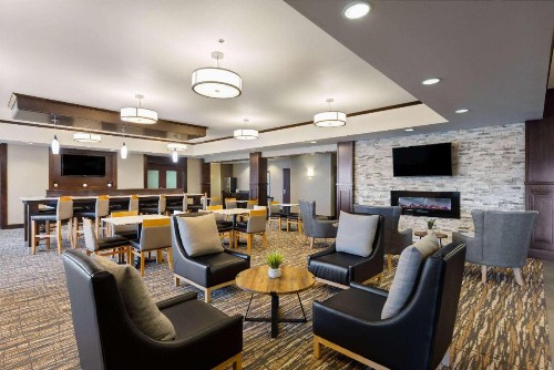 La Quinta by Wyndham Sioux Falls - image 4
