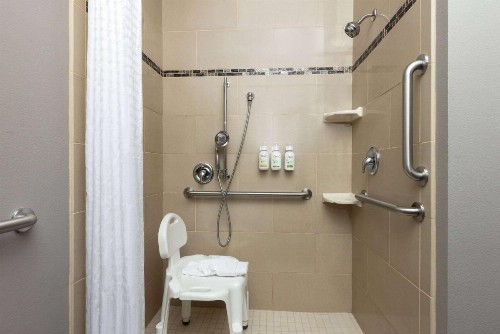 La Quinta by Wyndham Sioux Falls - image 41