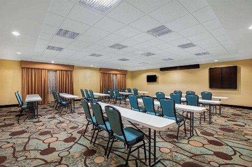 La Quinta by Wyndham Sioux Falls - image 44