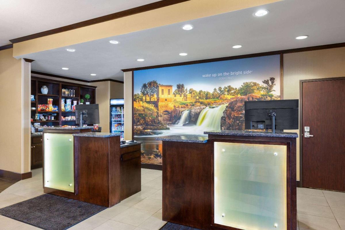 La Quinta by Wyndham Sioux Falls - image 6