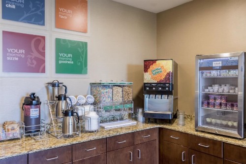 Comfort Inn & Suites Avera Southwest - image 11