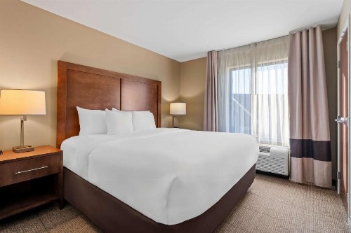 Comfort Inn & Suites Avera Southwest - image 17