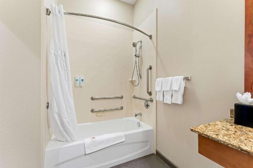 Comfort Inn & Suites Avera Southwest - image 18