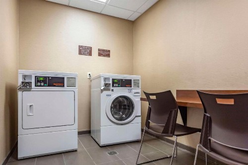 Comfort Inn & Suites Avera Southwest - image 20