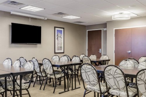 Comfort Inn & Suites Avera Southwest - image 35