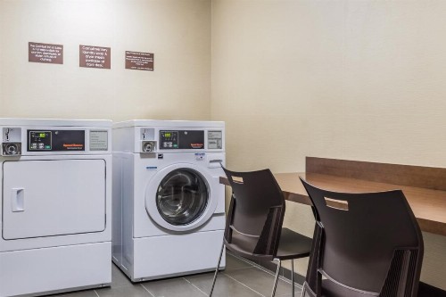 Comfort Inn & Suites Avera Southwest - image 6