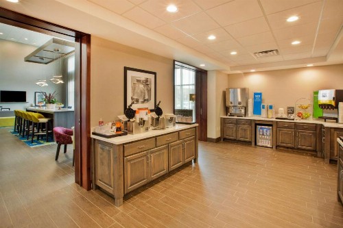 Hampton Inn & Suites By Hilton Southwest Sioux Falls - image 12