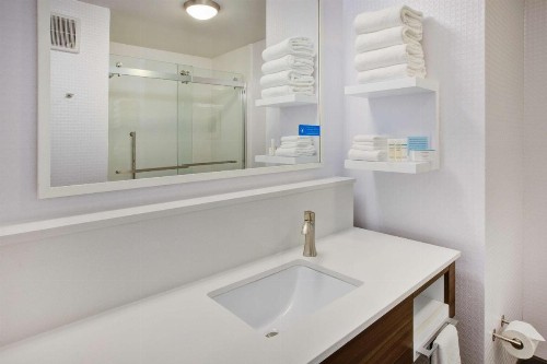 Hampton Inn & Suites By Hilton Southwest Sioux Falls - image 15