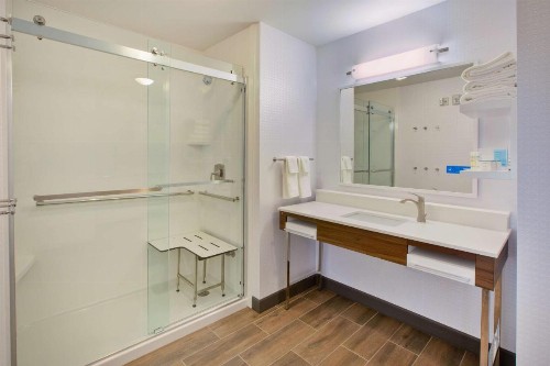 Hampton Inn & Suites By Hilton Southwest Sioux Falls - image 21