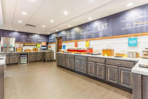 Hampton Inn & Suites By Hilton Southwest Sioux Falls - image 24