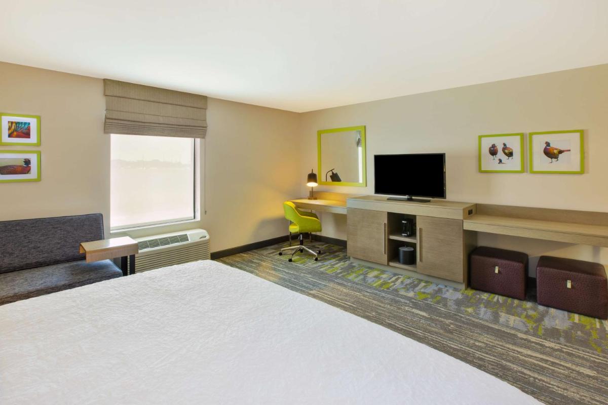 Hampton Inn & Suites By Hilton Southwest Sioux Falls - image 5