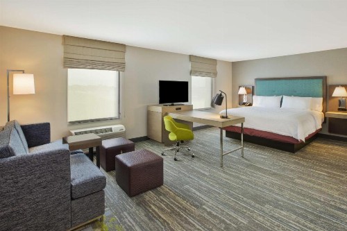 Hampton Inn & Suites By Hilton Southwest Sioux Falls - image 6
