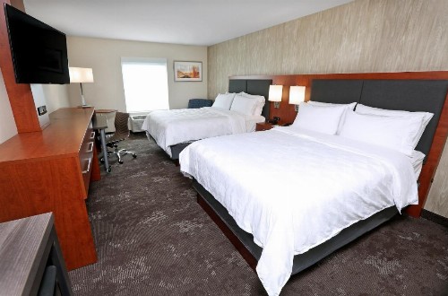 Holiday Inn Hotel & Suites Sioux Falls - Airport an IHG Hotel - image 11