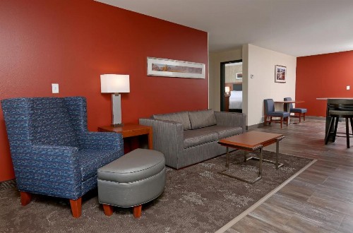 Holiday Inn Hotel & Suites Sioux Falls - Airport an IHG Hotel - image 41