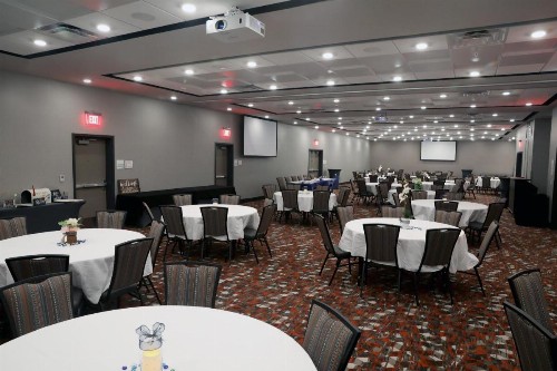 Holiday Inn Hotel & Suites Sioux Falls - Airport an IHG Hotel - image 43