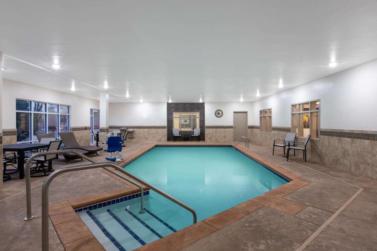 AmericInn by Wyndham Sioux Falls North - image 7