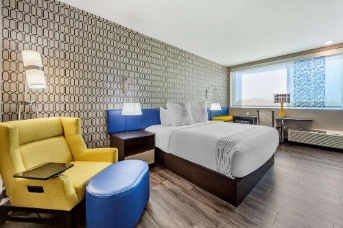 GLo Best Western Dawley Farms In Sioux Falls