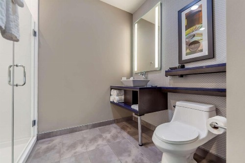 GLo Best Western Dawley Farms In Sioux Falls - image 10