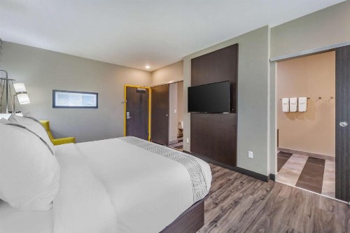 GLo Best Western Dawley Farms In Sioux Falls - image 13