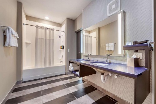 GLo Best Western Dawley Farms In Sioux Falls - image 22