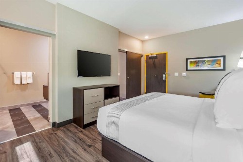 GLo Best Western Dawley Farms In Sioux Falls - image 7