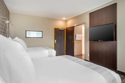 GLo Best Western Dawley Farms In Sioux Falls - image 8
