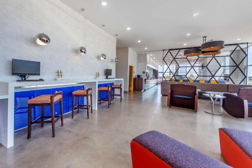 GLo Best Western Dawley Farms In Sioux Falls - image 9