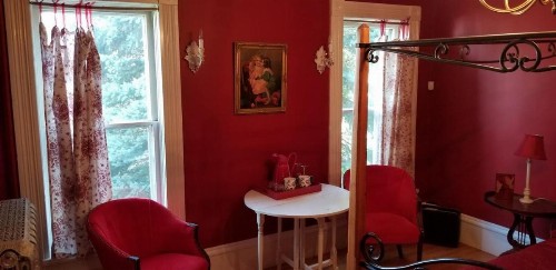 Historic Victorian Inn - image 3