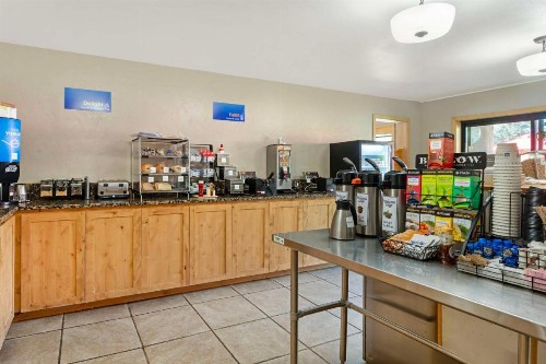 Best Western Ponderosa Lodge - image 30