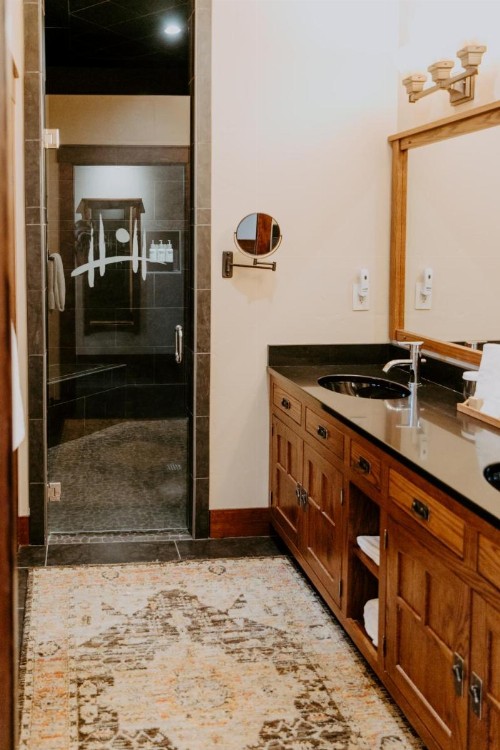 FivePine Lodge - image 21