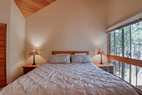 Black Butte Ranch: Authentic Ranch Cabin - image 12