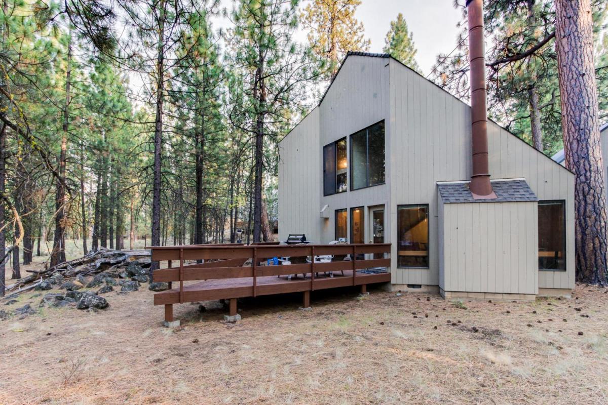 Black Butte Ranch: Authentic Ranch Cabin - image 6