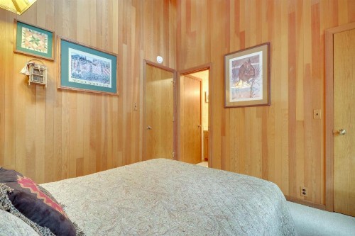 Black Butte Ranch: Hedge Nettle Cabin - image 12